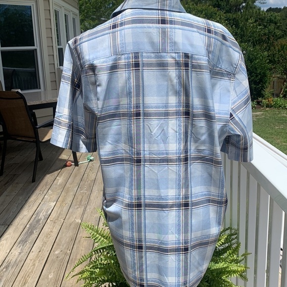 TOMMY Bahama Silk Casual Button Down Shirt Size medium - Picture 8 of 8